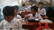 12 Sekolah di Makassar Gelar Program Makan Bergizi Gratis Hari Ini